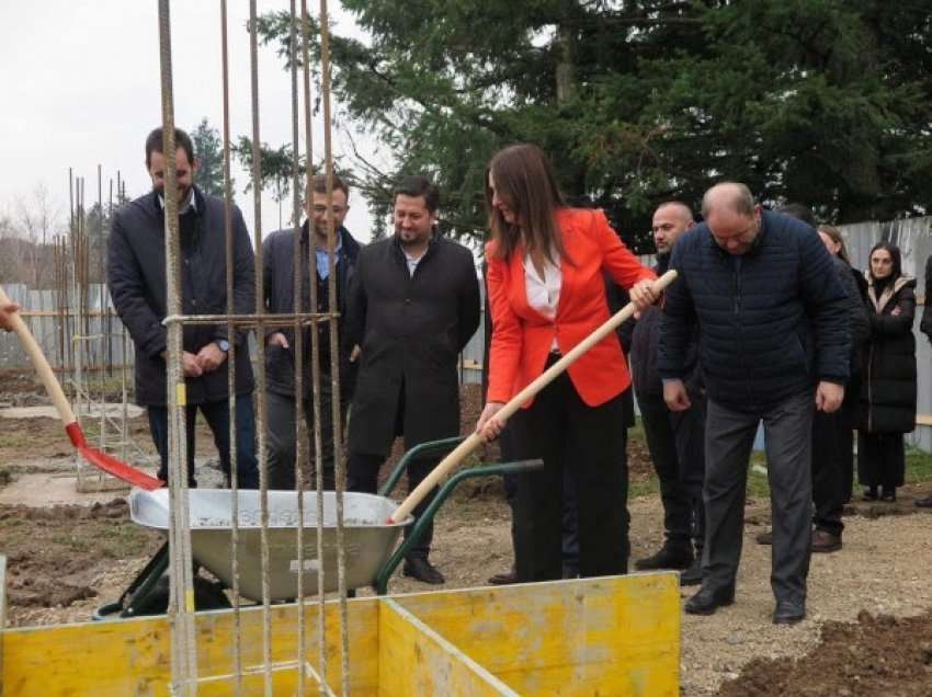 ​U përurua një shkollë e re dhe u vu gurëthemeli i një Palestre Sportive në Komunën e Istogut