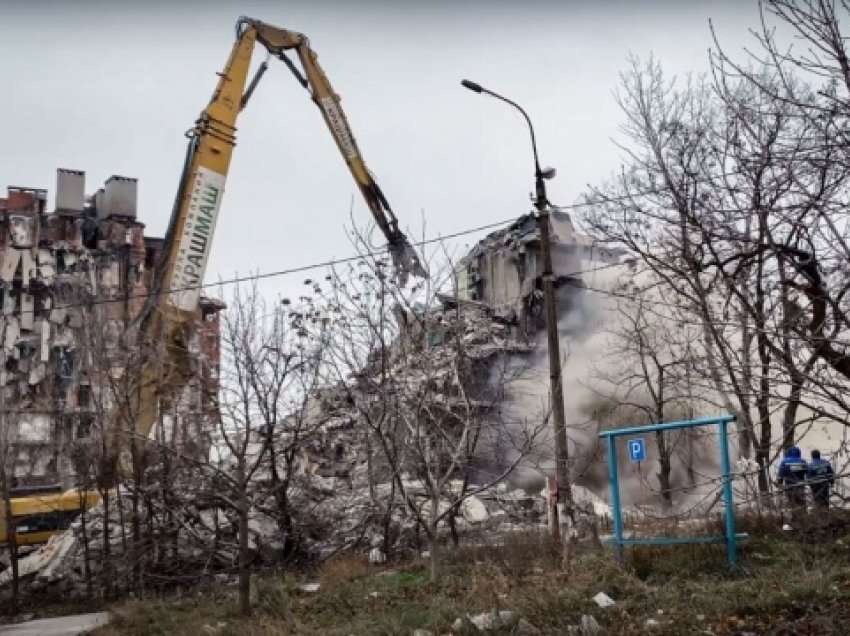 Pushtuesit rusë shkatërrojnë lagje të tëra në tre rrethe të Mariupolit