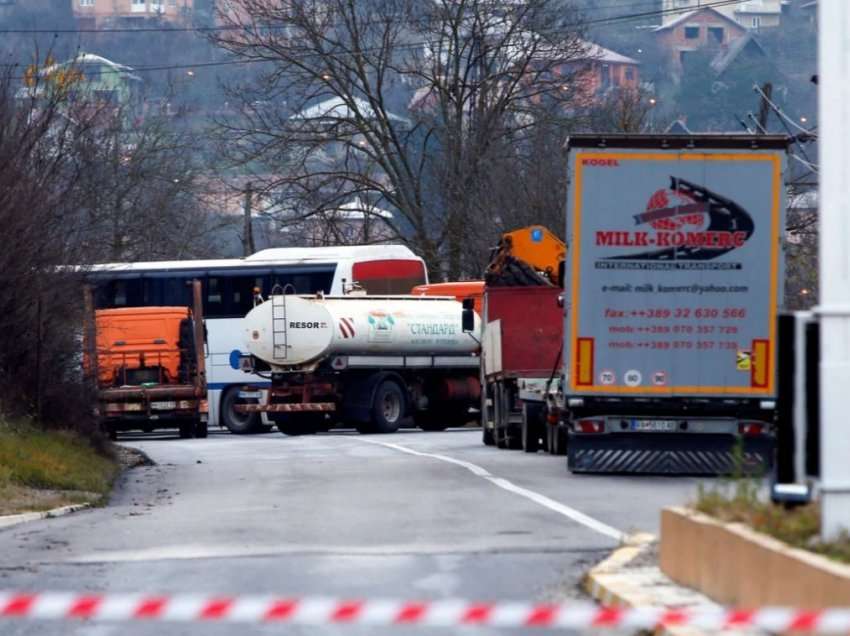 Vendosen barrikada të tjera në veri të Kosovës