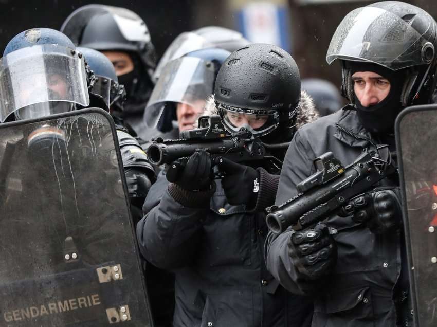 Franca në alarm, 14 mijë oficerë policie në gatishmëri për finalen...