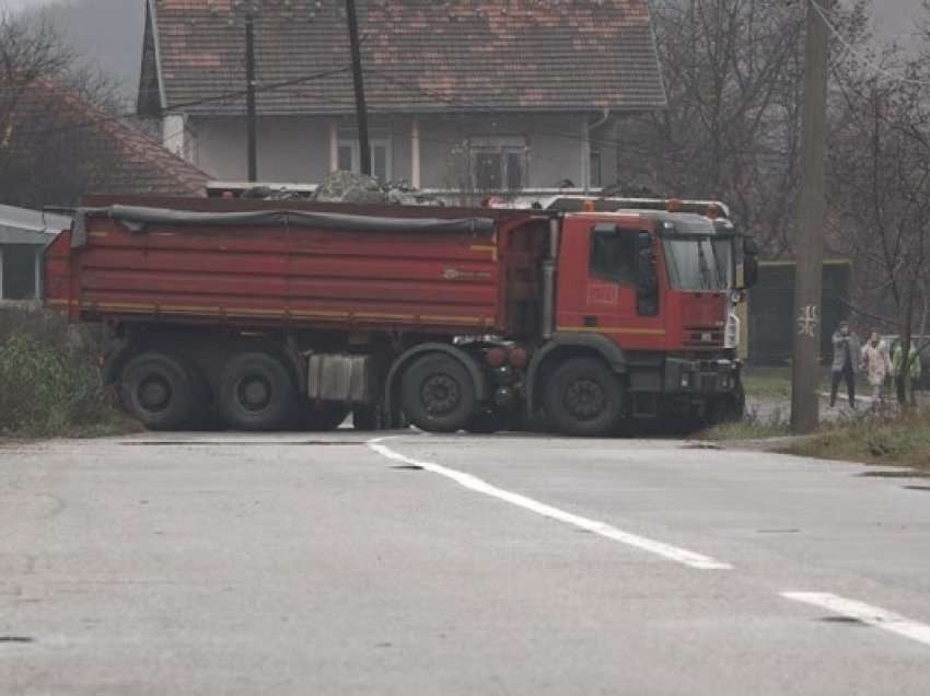 Dita e shtatë e barrikadave në veri, qytetarët serbë po e pësojnë më së shumti