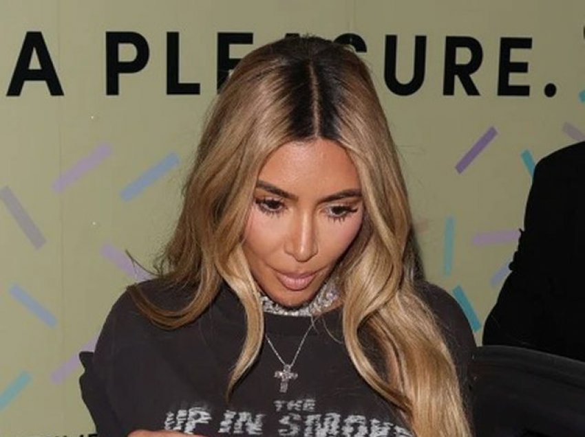 Merrni shembull! Kim Kardashian veshi të njëjtat rroba në tri evente të ndryshme