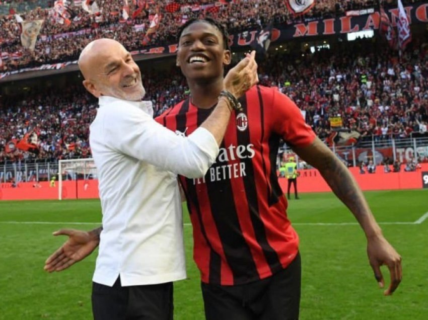 Pioli mesazh Leao-s: Rri në Milan