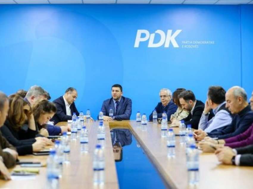 PDK-ja e bindur: Gjykata Kushtetuese do të rrëzojë Ligjin për Paga dhe atë për zyrtarët publikë