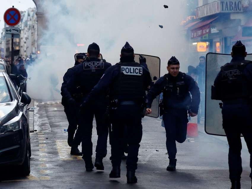 3 të vdekur nga të shtënat në një qendër kurde në Paris; i dyshuari është arrestuar