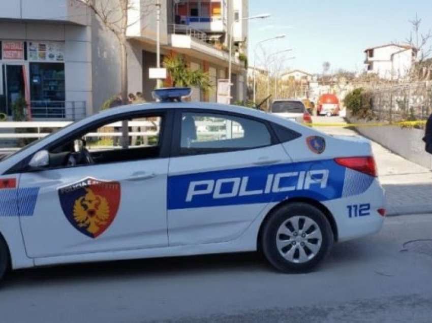 18-vjeçari humb kontrollin e automjetit, përplas për vdekje punonjësin e pastrimit te Shkëmbi i Kavajës