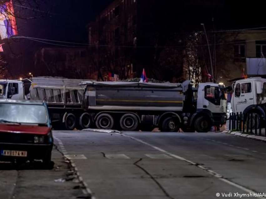 Serbia njofton se do të hiqen barrikadat