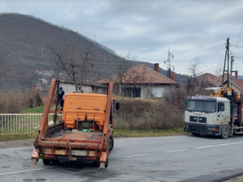 Largohen edhe autobusët barrikadues në Rudarë 