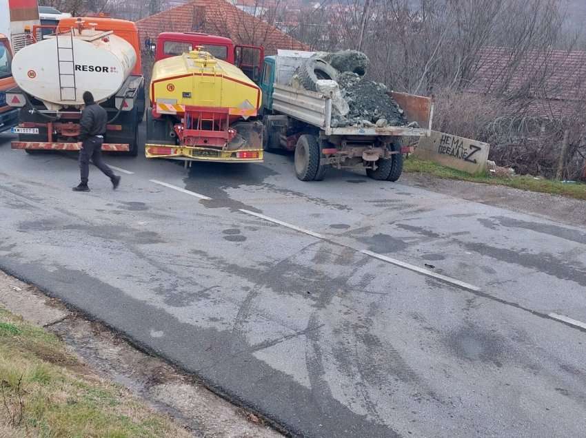 Kujt i pengoi heqja e barrikadave?