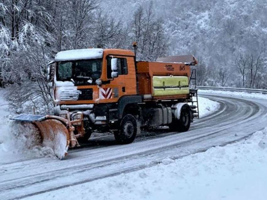 Ndalesë për kamionë në disa akse rrugore në Maqedoni