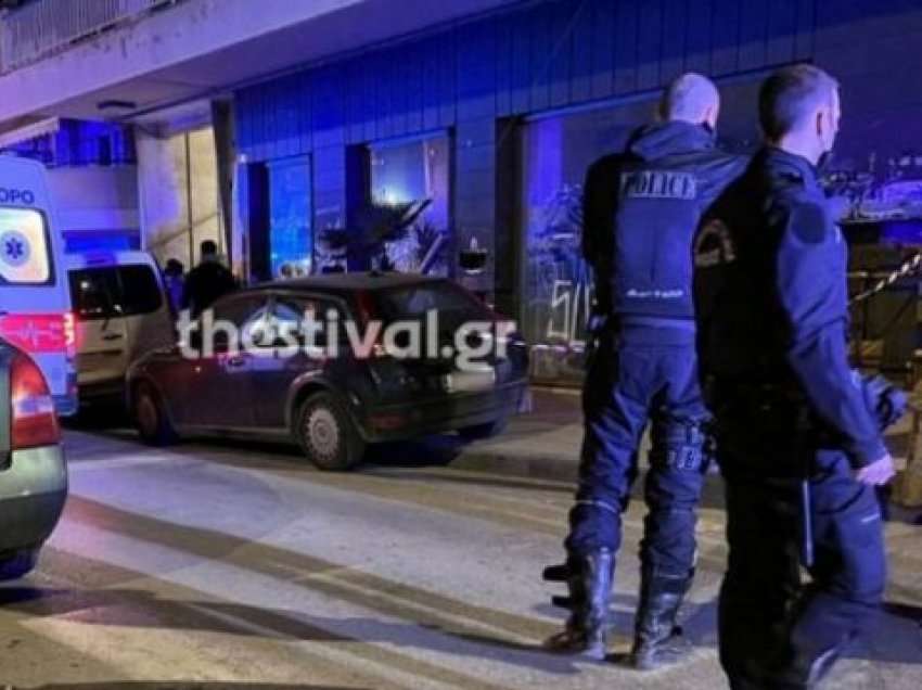 Masakrohet me thikë 19-vjeçari, plagosen dy miqtë e tij - flasin dëshmitarët