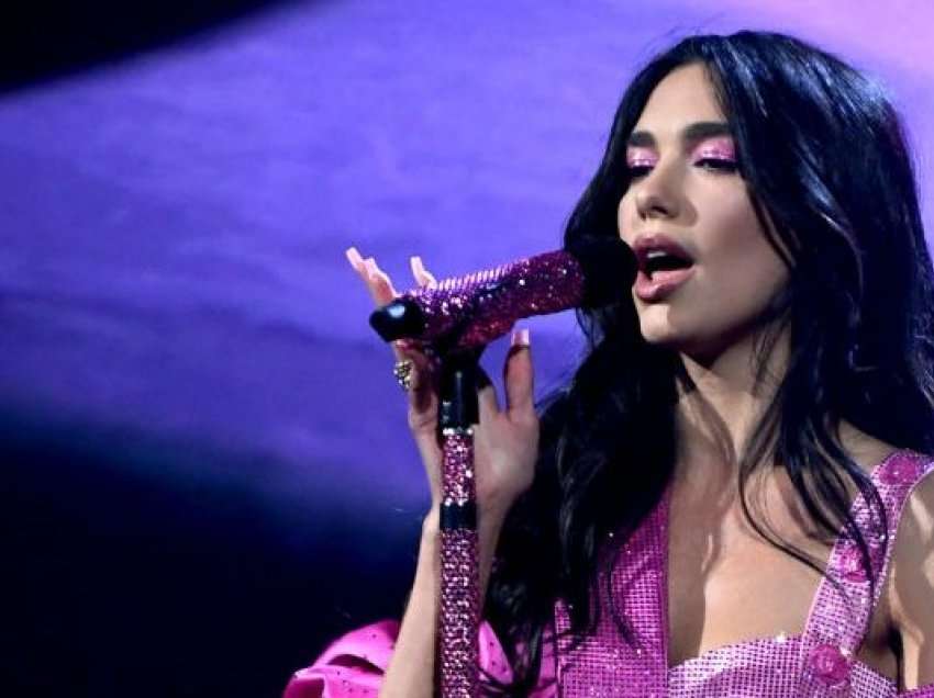 Dua Lipa renditet si artistja e dytë më e dëgjuar në radio