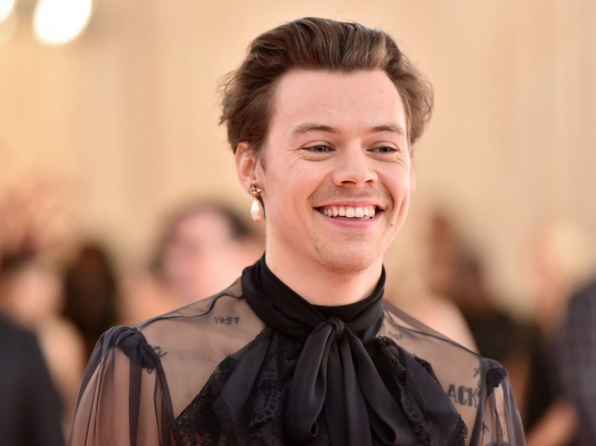 Harry më i pasuri nga grupi ‘One Direction‘