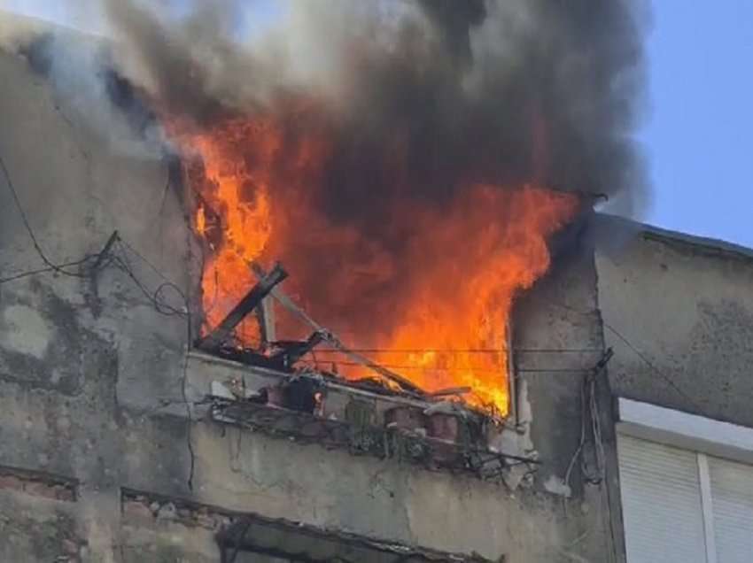 Përfshihet nga zjarri një banesë, vdes i moshuari