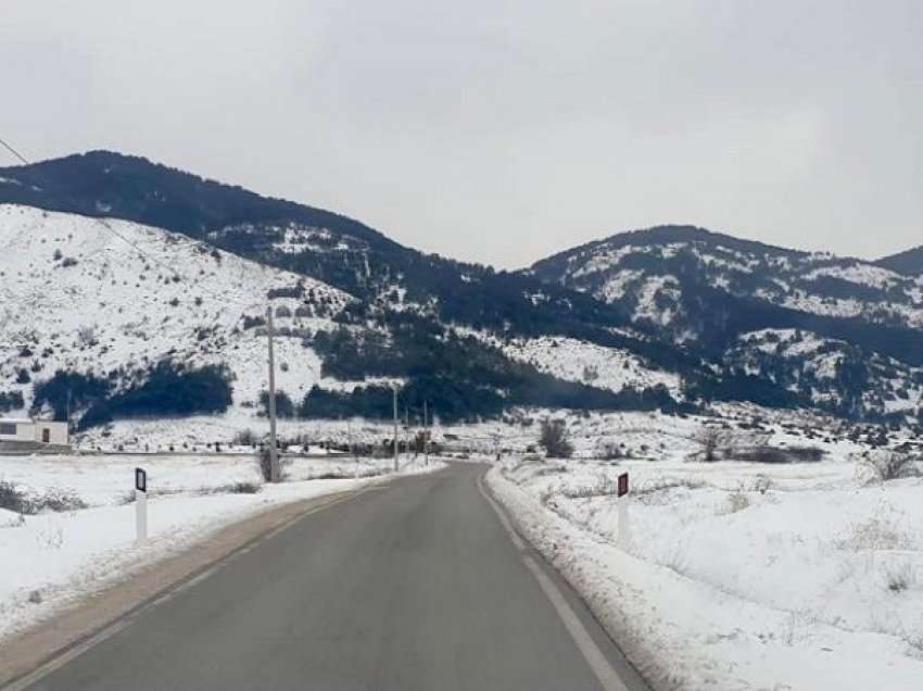 Situata në vend nga reshjet e shiut dhe dëborës/ Dhjetëra fshatra pa energji elektrike