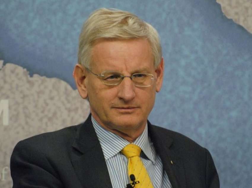 Bildt: Aranzhohet telefonata Biden - Putin