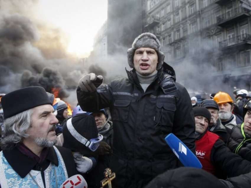 “Rusët mund të na pushtojnë në çdo moment” – Klitschko përgatit planin e evakuimit të Kijevit