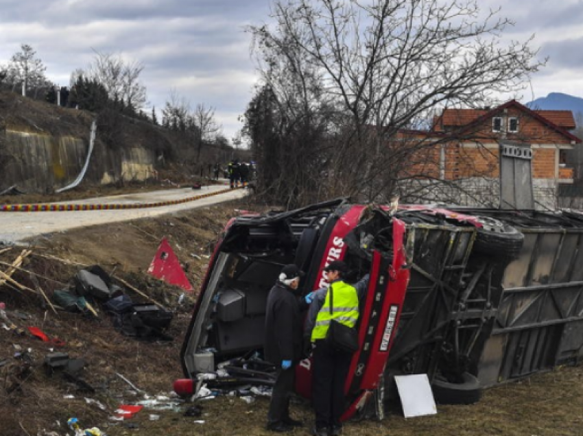 Tre vjet nga aksidenti tragjik i autobusit në Llaskarcë