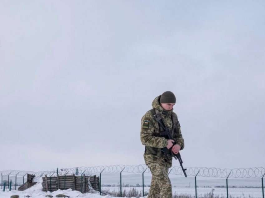 Ukrainasit në kufi hartojnë plane në rast lufte me Rusinë