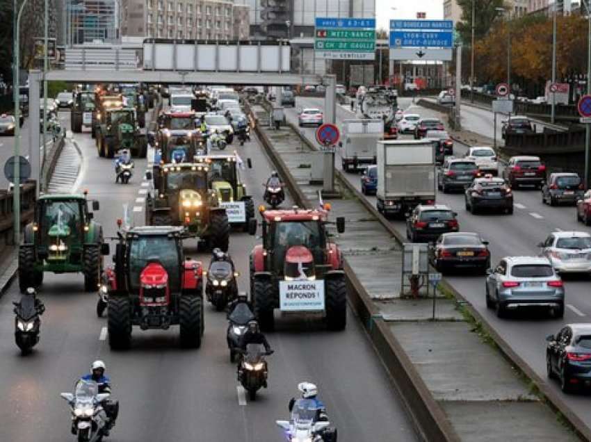 Protesta kundër vaksinës me detyrim / 1300 makina nisen drejt Brukselit