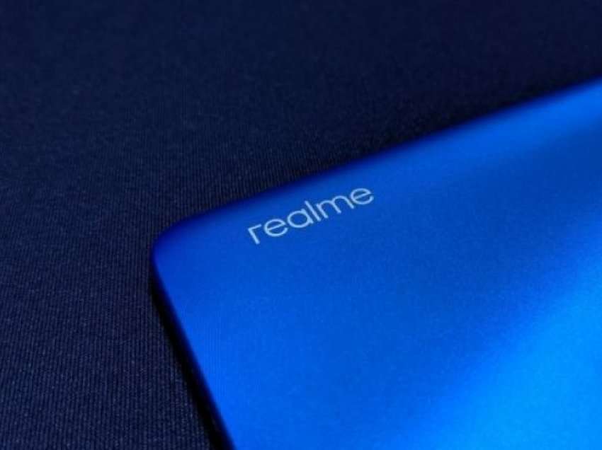 Po vjen një telefon i shpejtë Realme 150 W