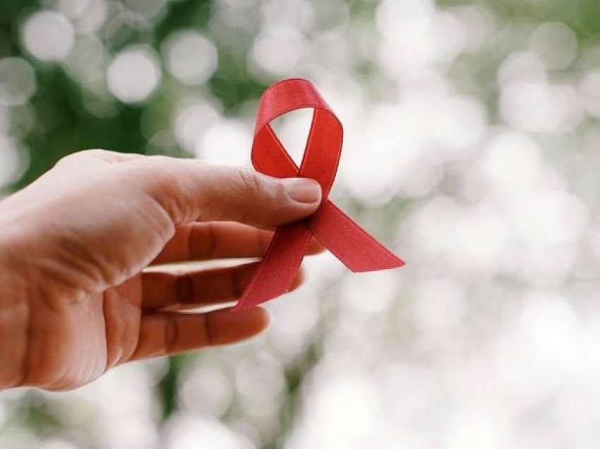 Mjekët përdorën një metodë të re për të kuruar HIV/AIDS – pacientja u shërua shpejt dhe gëzon shëndet të mirë