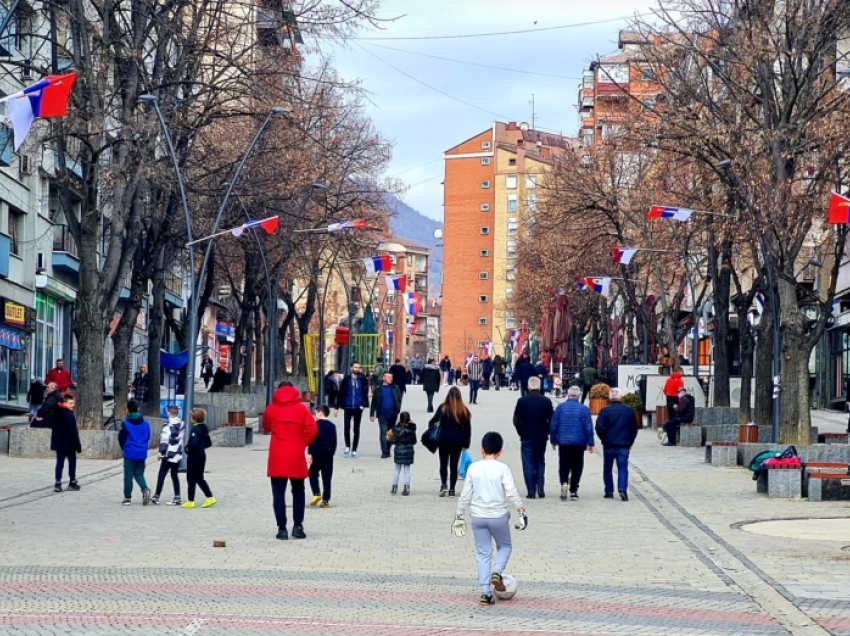 Strukturat paralele dhe brishtësia e shtetit