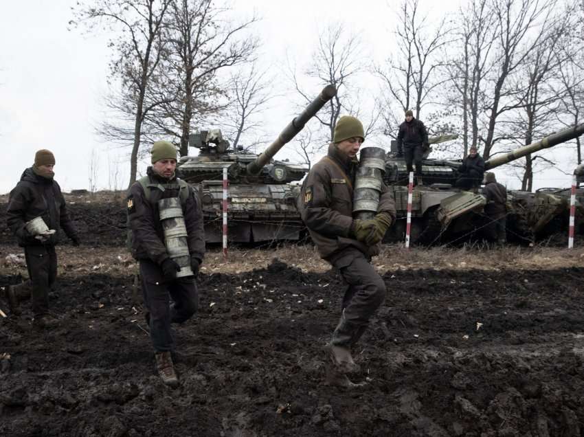 Rebelët në Ukrainë shpallin mobilizim të përgjithshëm derisa luftimet rriten