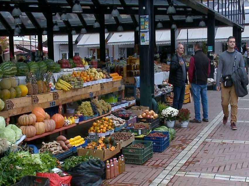 Mishi, bulmeti e vaji u shtrenjtuan/ Tregtarët thonë se konsumatorët kanë reduktuar blerjet