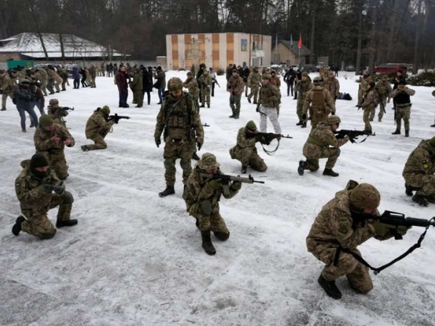 Shpallet gjendje e jashtëzakonshme në Ukrainë