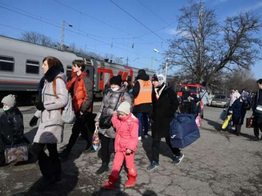 Mbi 60 mijë civilë u evakuuan nga zonat e kontrolluara nga rebelët, thotë Moska