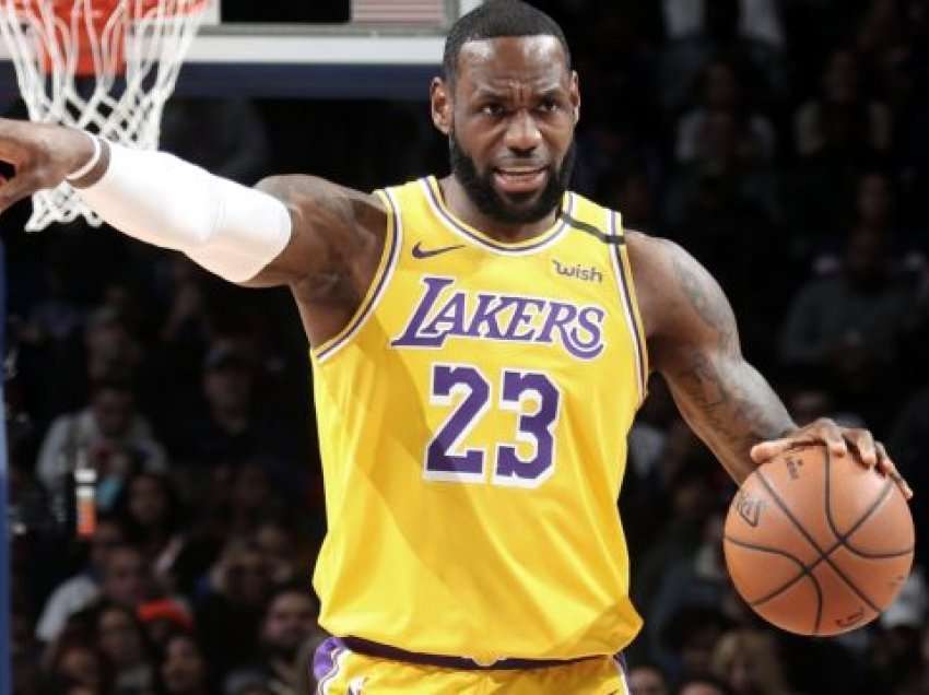 James pritet të largohet nga Los Angeles Lakers