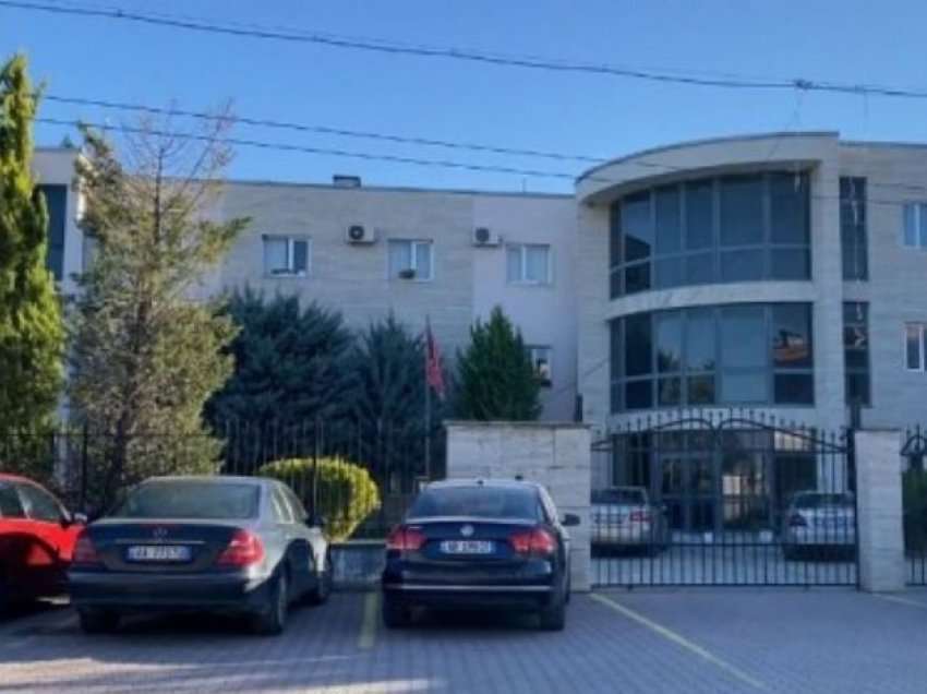 Abuzoi seksualisht me një 13-vjeçare, dënohet me 7 vite burg ish-polici