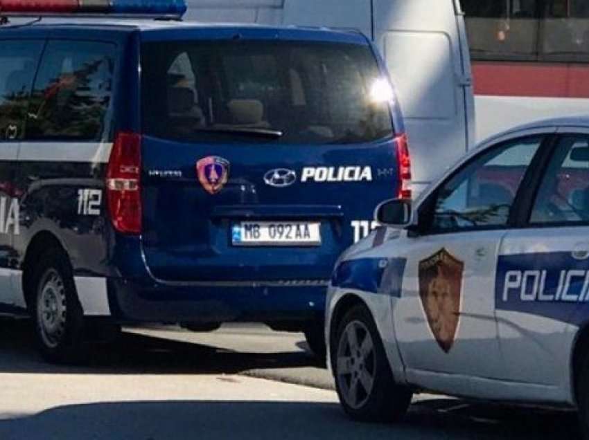 Grabiti disa banesa dhe një makinë në Kosovë, arrestohet efektivja e policisë shqiptare