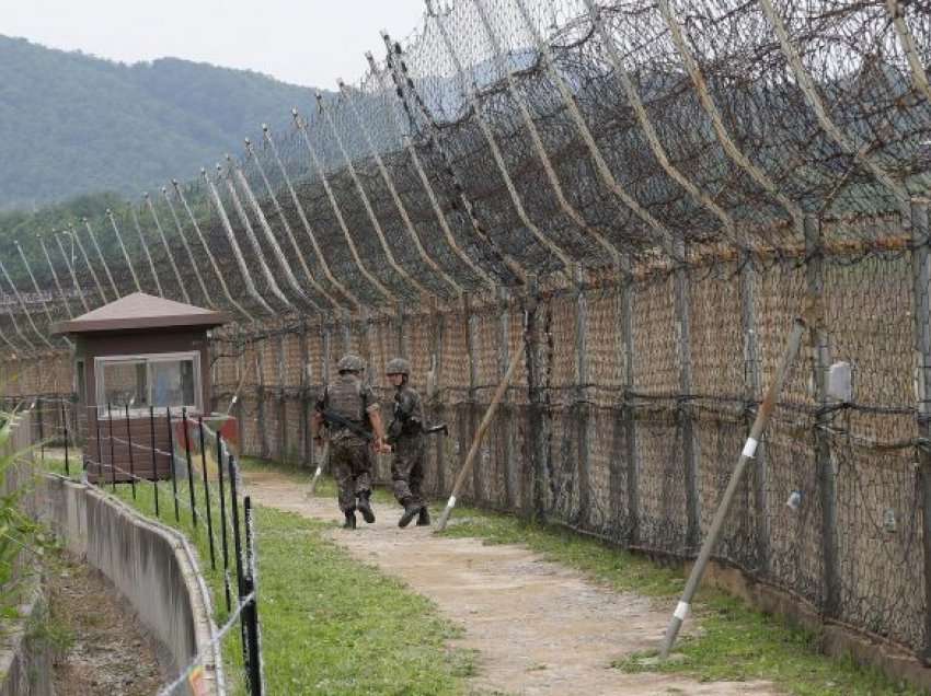 Ndodh edhe kjo, edhe pse është një prej pikëkalimeve më të fortifikuara në botë – një person arratiset nga Koreja e Jugut në drejtim të asaj të Veriut