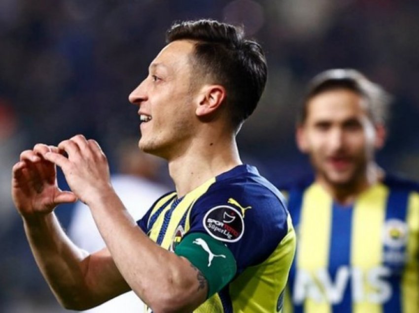 Ozil ka filluar të mendojë për jetën e tij 