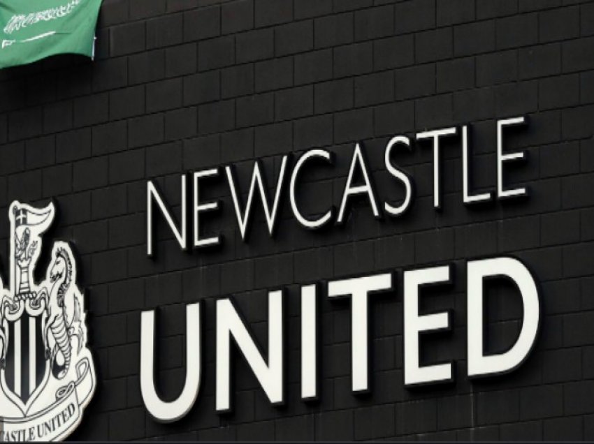 Newcastle synon disa lojtarë