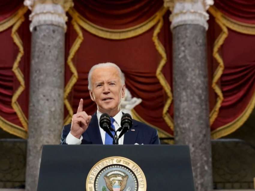 Presidenti Biden fajëson hapur paraardhësin e tij Trump për 6 janarin