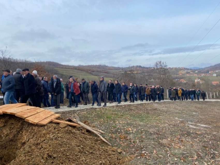 Familjarët nuk janë të informuar nëse Kadri Veseli është lajmëruar për vdekjen e nënës së tij