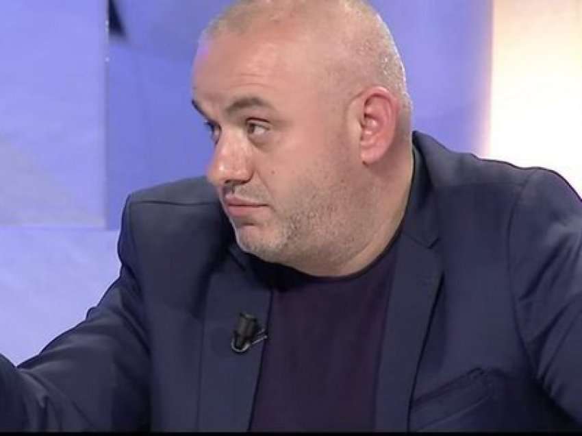 “Ky është qershia mbi tortë”, Artan Hoxha publikon foton nga selia blu që po ‘thyen’ rrjetin