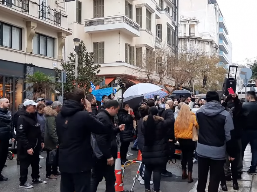 Australia i anuloi vizën tenistit të famshëm, grekët kundër vaksinimit në protestë: Fitorja do të vijë nga Selaniku!