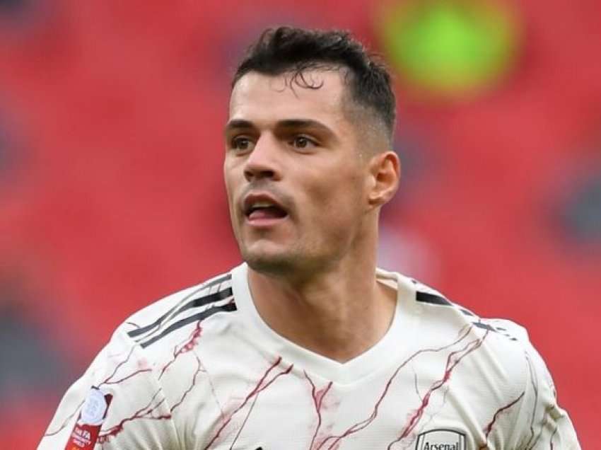 Granit Xhaka infektohet me COVID-19