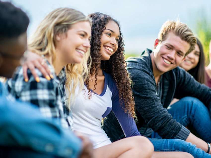 Shenjat që nuk duhet të anashkaloni te fëmijët adoleshentë