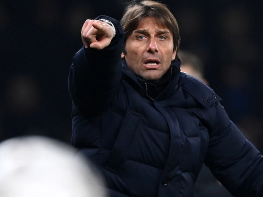 Conte mban takimin me krerët e Tottenham