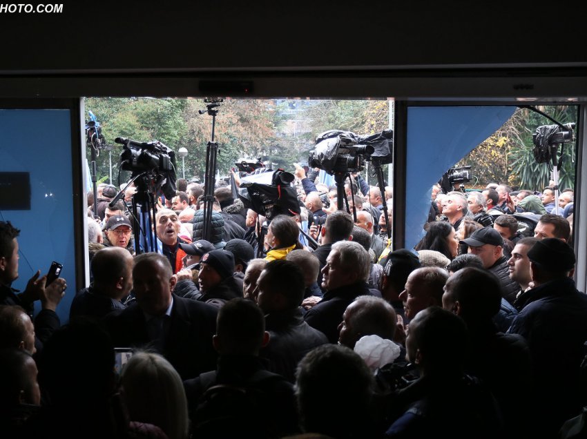 Protesta e dhunshme në selinë blu më 8 janar, ndalohet një 54-vjeçar