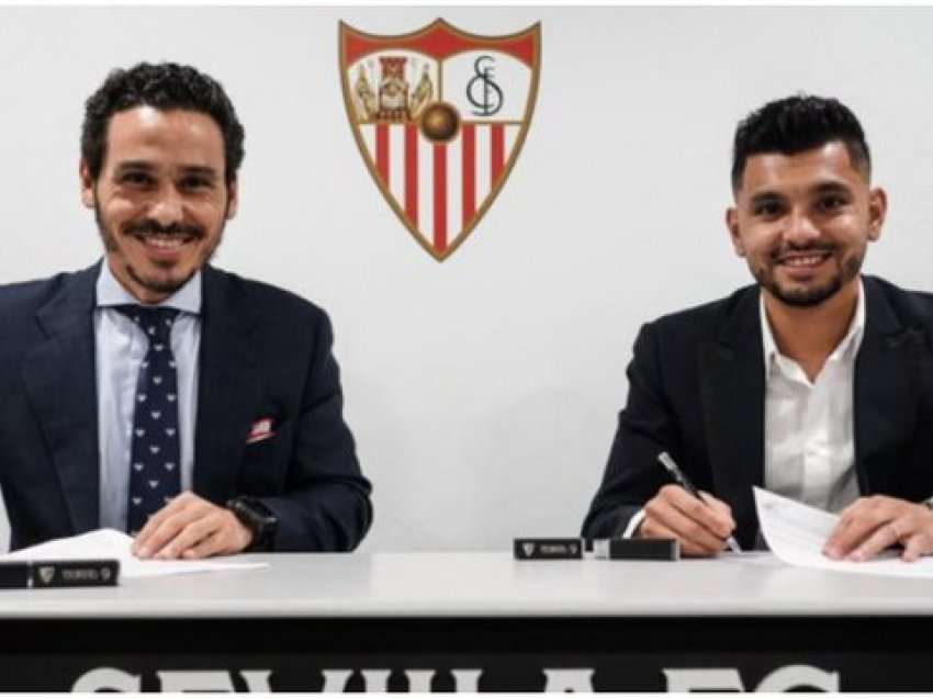 Sevilla “blindon” krahun e djathtë