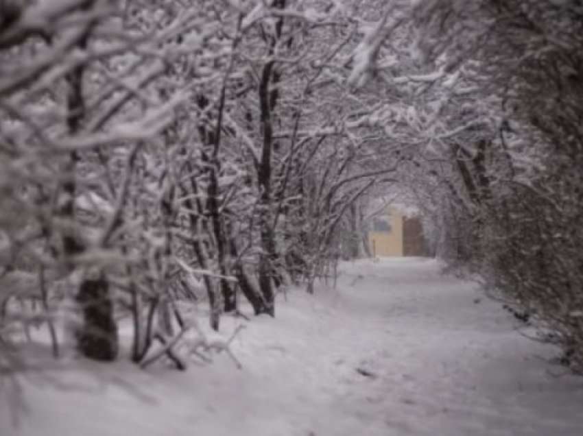 Prej nesër ndryshim i motit në Maqedoni, temperatura të ulëta dhe reshje të borës