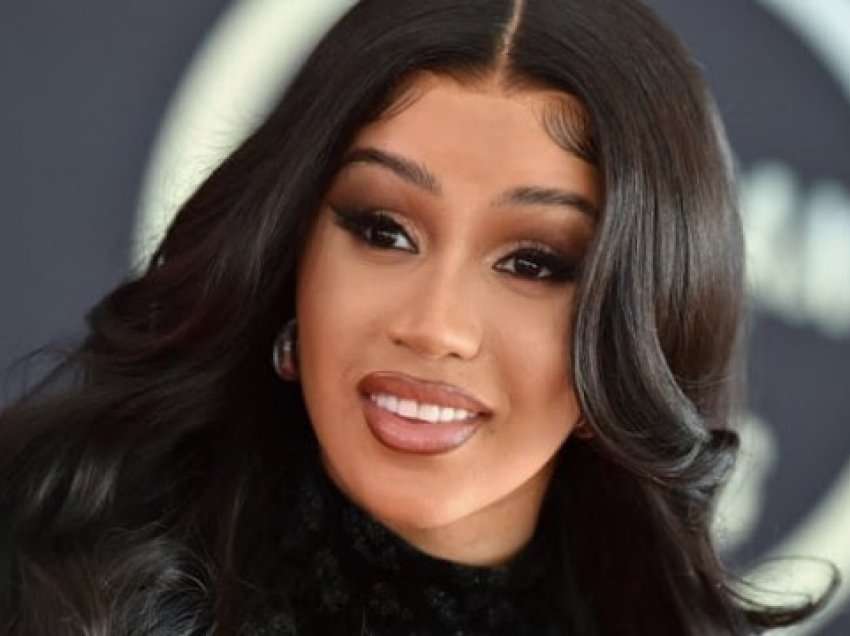 ​Cardi B do të paguajë shpenzimet e funeralit të viktimave të zjarrit në Nju Jork