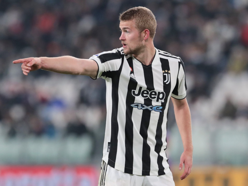 Juventusi i vendos çmimin e largimit mbrojtësit De Ligt