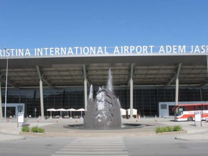 Arrestohet një person në aeroport, tentoi të udhëtojë me dokumente të falsifikuara